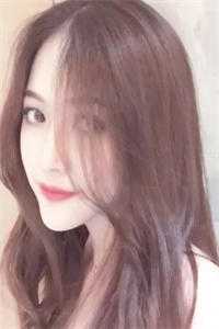 畅销巨著被妖兽分食后，我觉醒了上古九尾狐血脉