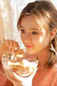 穿越后，我大义灭亲救族人的主角是